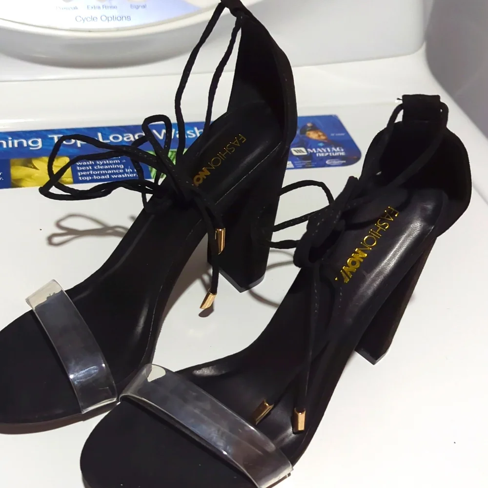 Heels - Picture 3 of 3